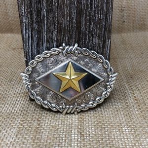 Belt buckle silver with gold star and barbed wire